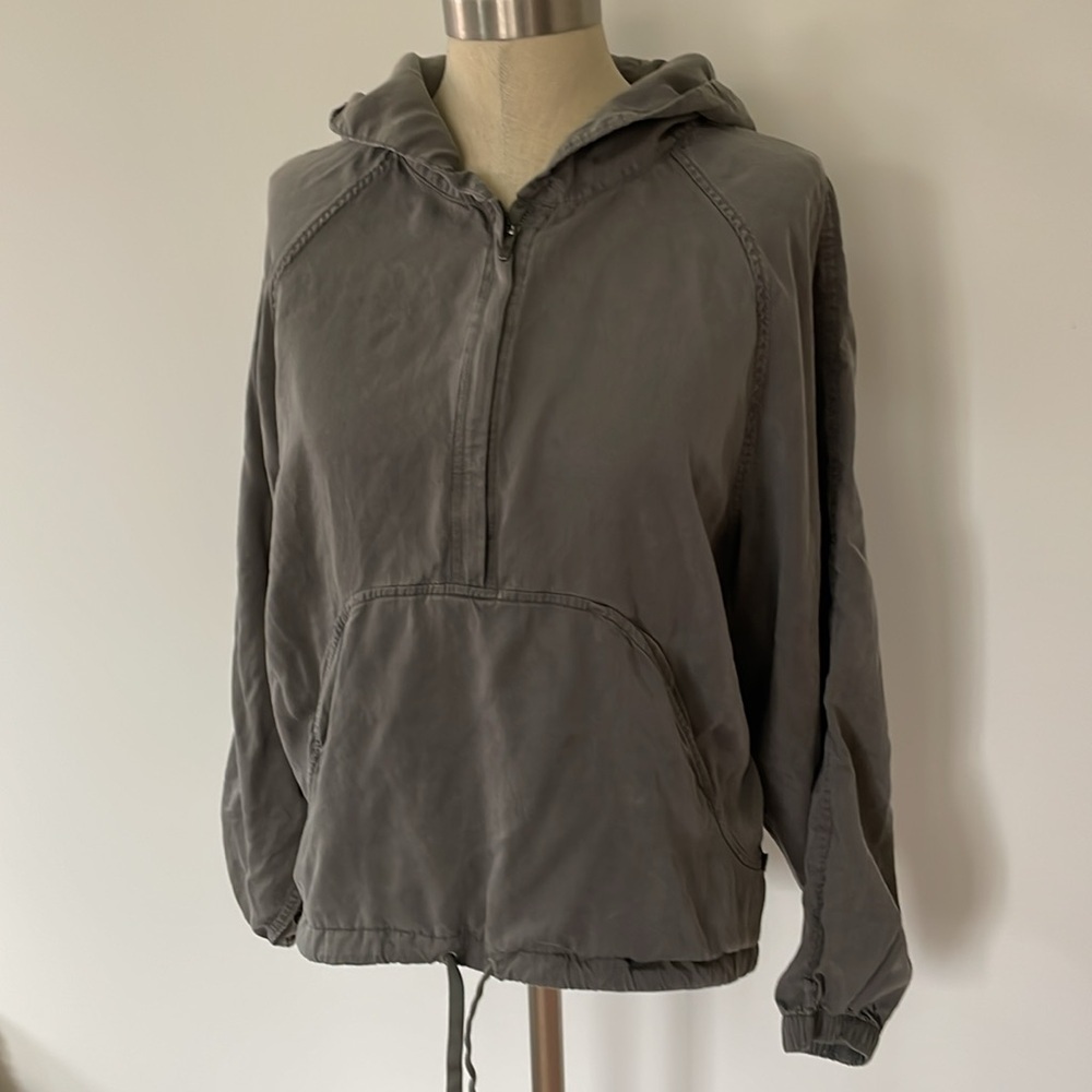 Lululemon city stroll hoodie size 8 grey sage 100% tencel lyocell
